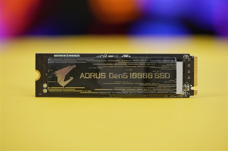 最强消费级PCIe 5.0 SSD有多强！技嘉大雕510K 2TB评测：顺序读写破10GB/s、4K超100MB/s