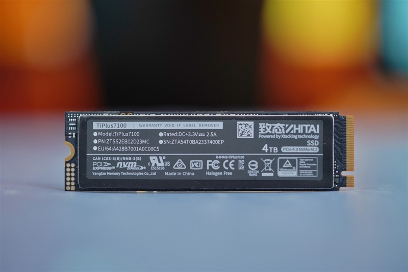 最强无缓存PCIe 4.0 SSD之一！长江存储致态TiPlus7100 4TB评测：满盘写入缓外2.3GB/s